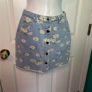 T S Women’s Blue Denim Floral Button Front A-Line Short Skirt Frayed Hem XS